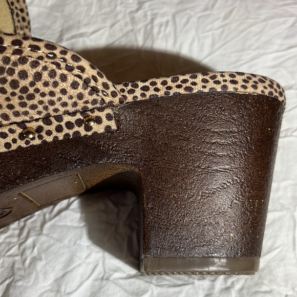 NWOT REPORT LEOPARD PRINT CLOGS SIZE 8 - Picture 5 of 7